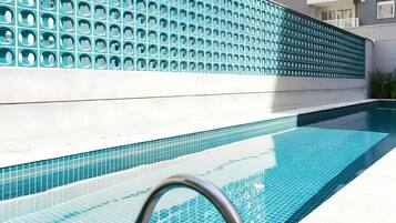 Piscina a l'aire lliure