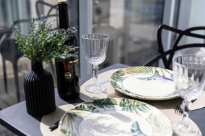 Apartment | Dining room - Moderno com AC piscina e academia (São Paulo)
