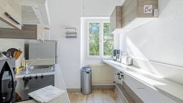 Fridge, microwave, oven, dishwasher