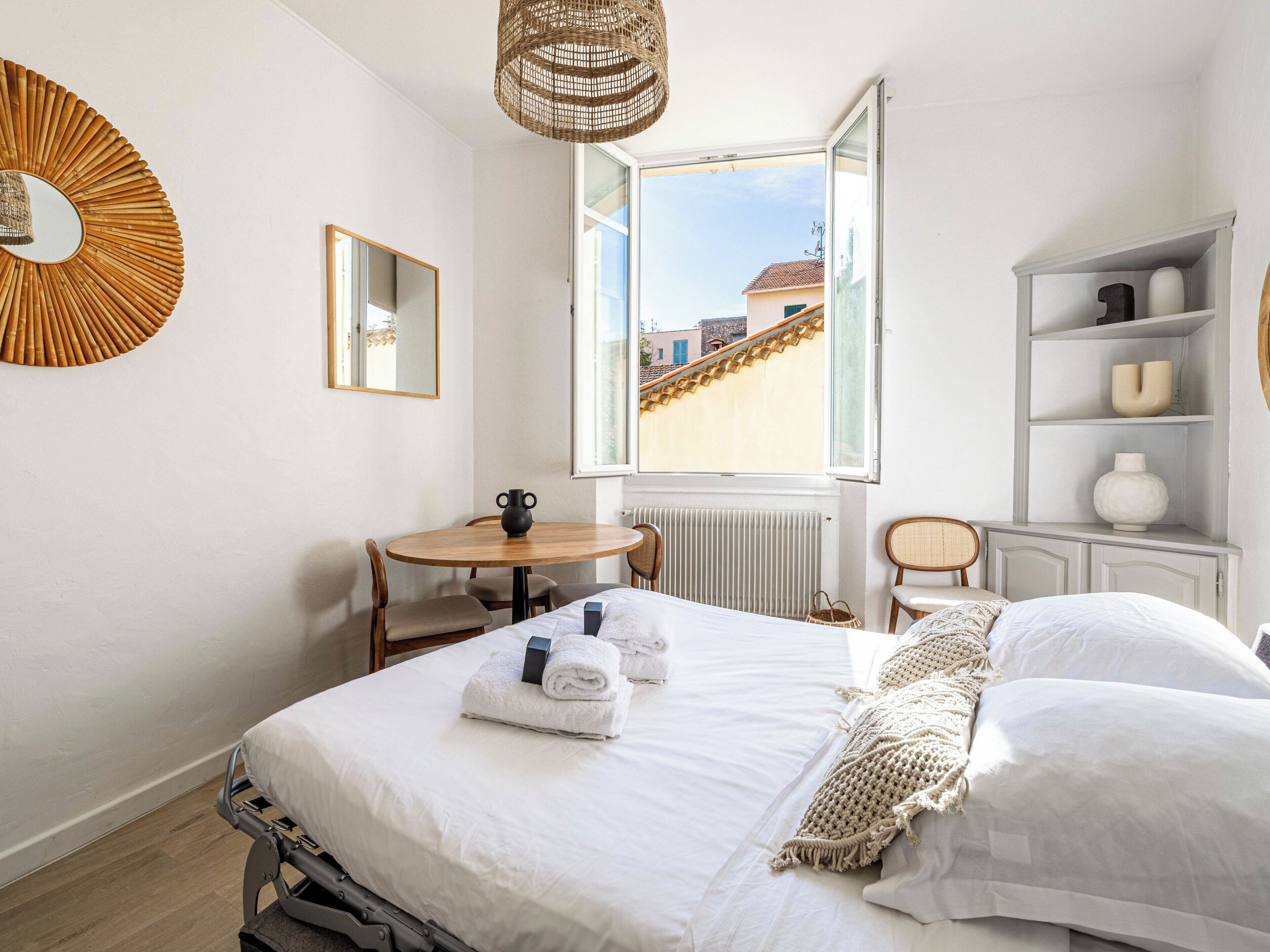 1 chambre, fer et planche à repasser, lit parapluie, Wi-Fi