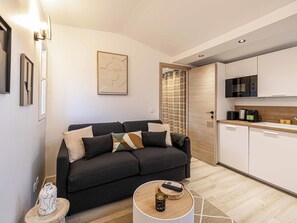 TV - Warm apartment near Palais Festivals and old port (Cannes)