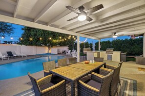 Pool - Desert Ease: Old Town, Pool, Spa, Outdoor Kitchen (Scottsdale)