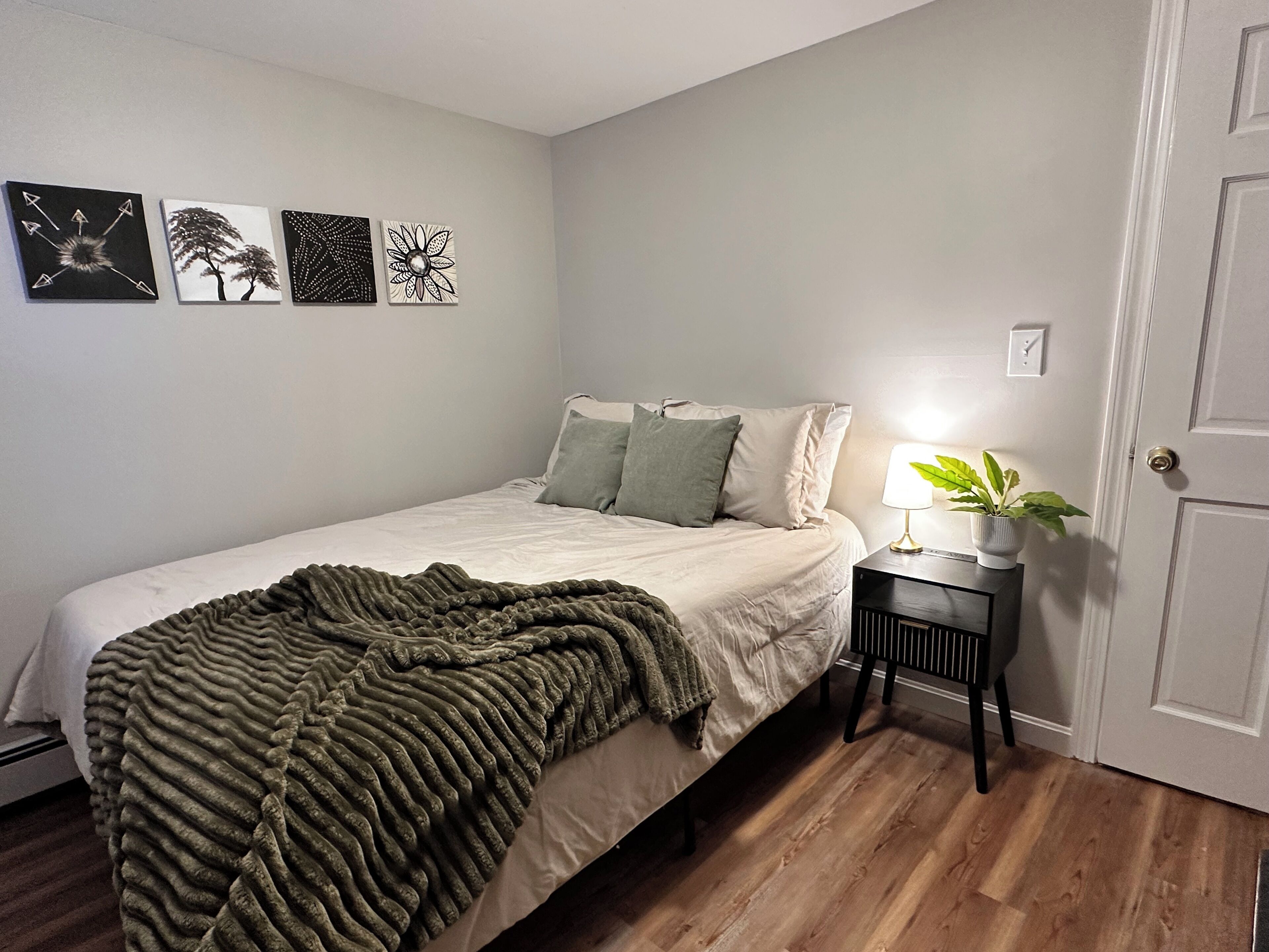 2 chambres, bureau, accès au Wi-Fi (inclus), literie fournie