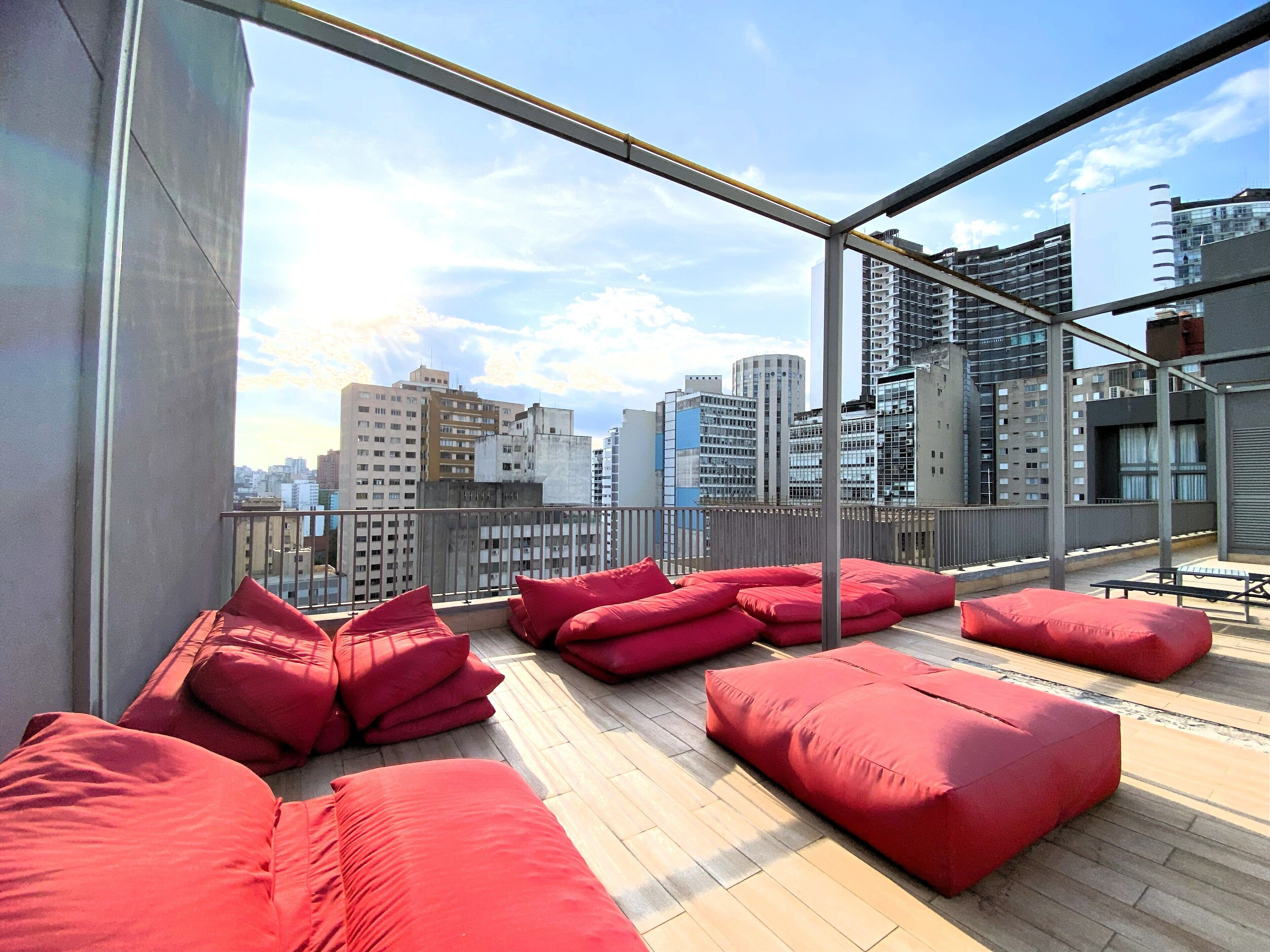 المنطقة المحيطة بالمنشأة