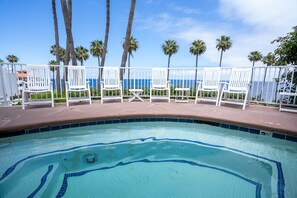 Pool - 13/46 Fully Remodeled - Street level -2bd/2bath with 6 passenger Golf Cart (Avalon)