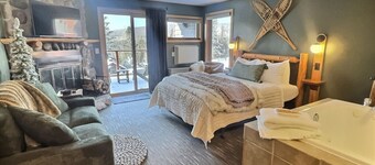 Slope-Side Pet-Friendly Studio | In-Unit Jet Tub