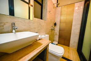Artículos de tocador ecológicos, toallas, jabón, shampoo