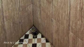 Economy tweepersoonskamer | Badkamer