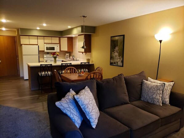 Televisión y chimenea 