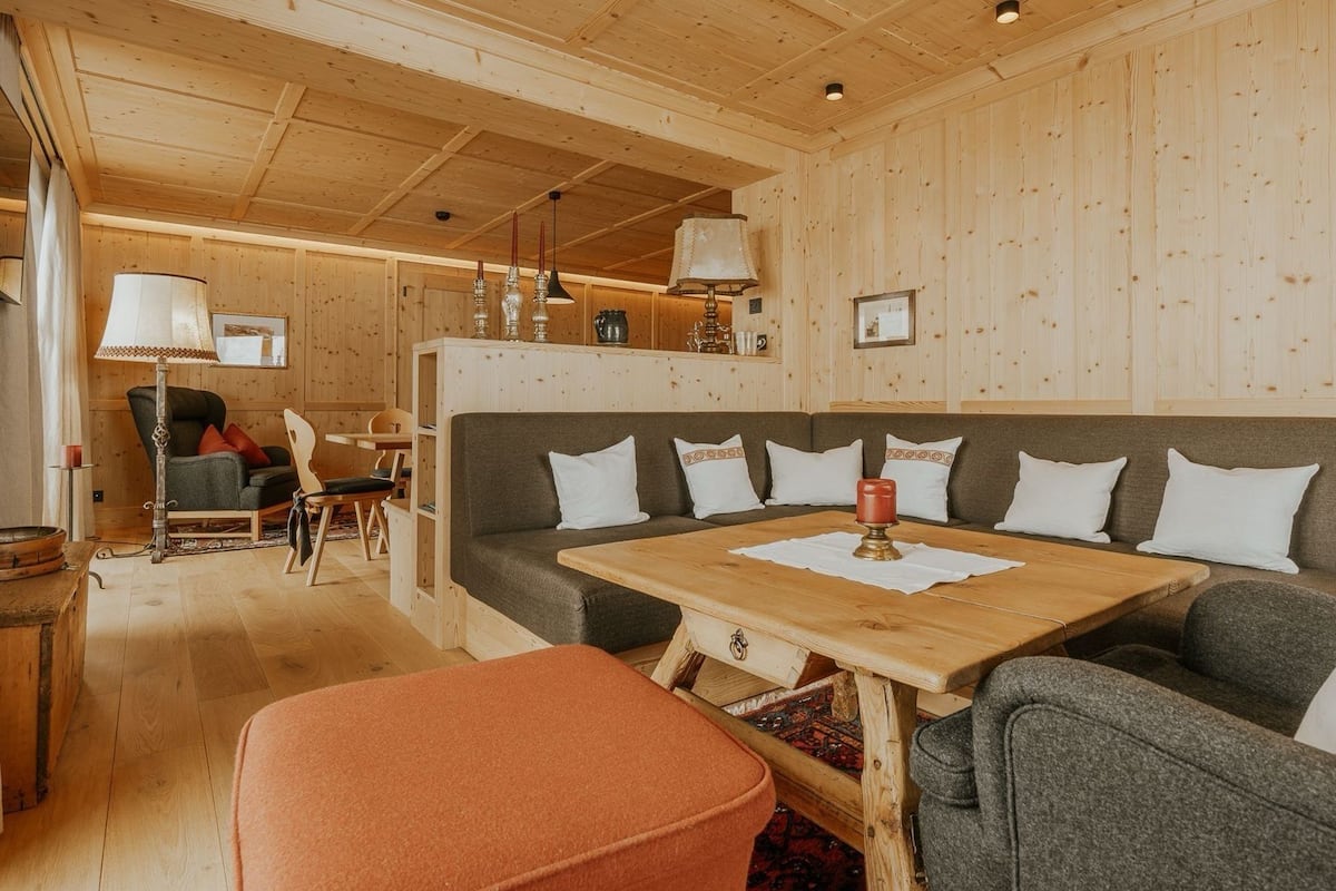 Apartment, Mountain View | Living area | Flat-screen TV
