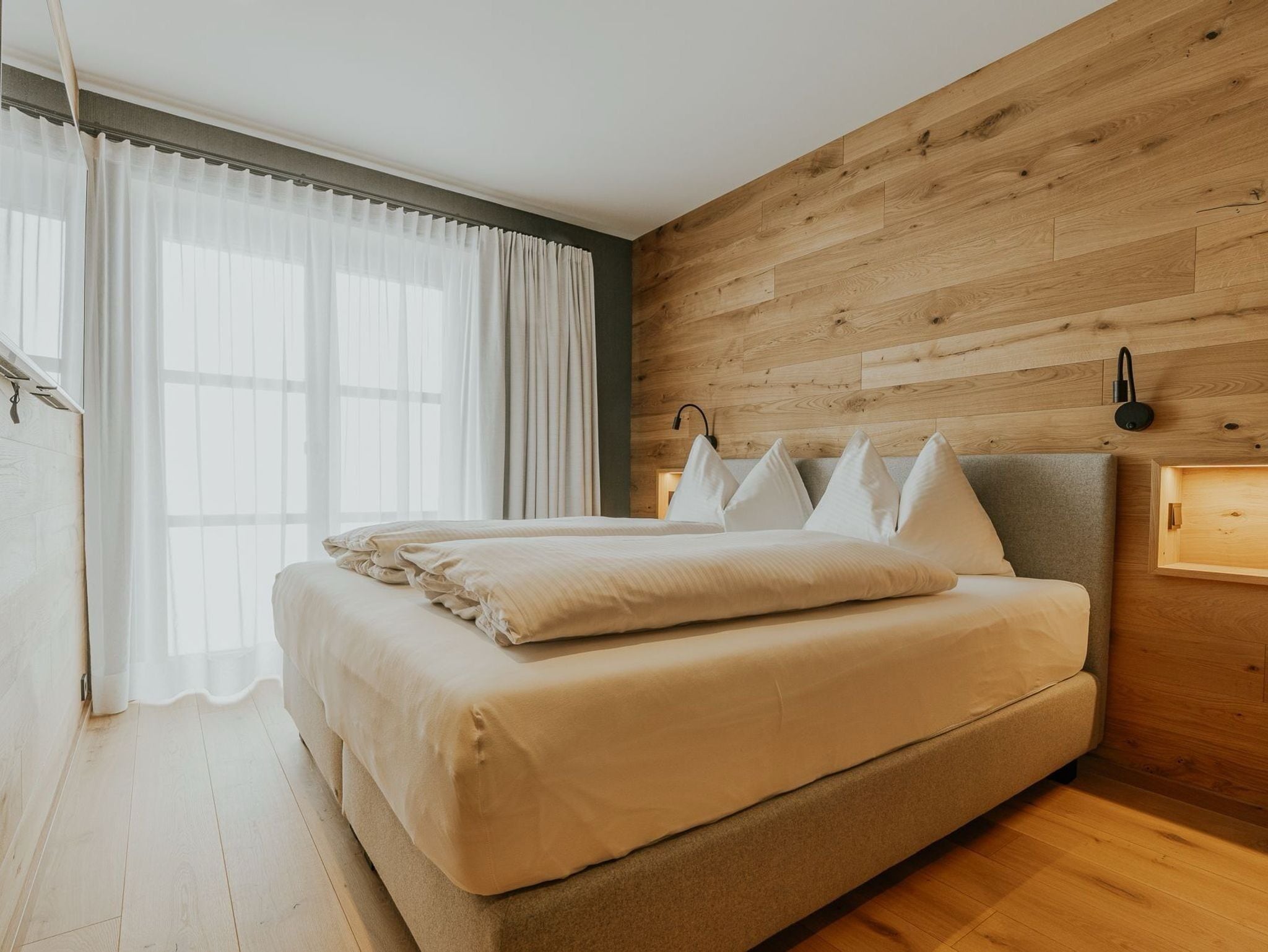 In-room safe, soundproofing, free WiFi