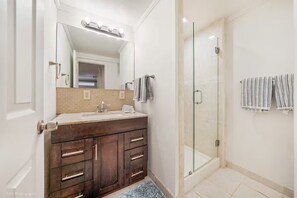Shower, hair dryer, soap - Delray Beach Home-3 Blocks to Atlantic Ave! (Delray Beach)