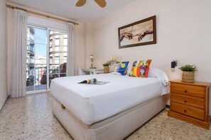 Departamento, balcón | Tabla de planchar con plancha y wifi gratis 