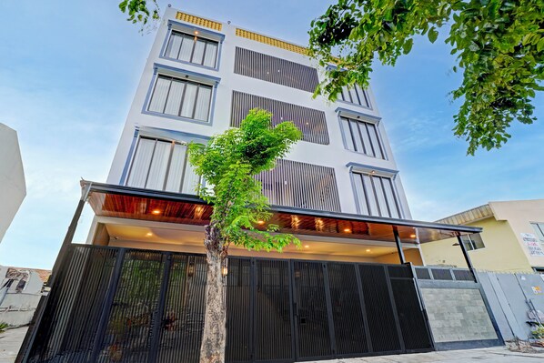 المنشأة من الخارج