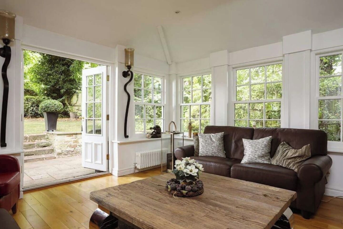 Televisión y chimenea 