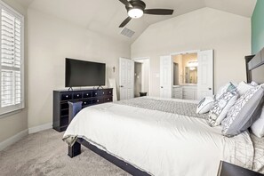 Iron/ironing board, Internet, bed sheets