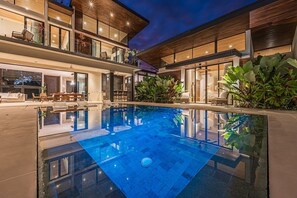 Piscine extérieure
