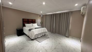 Bügeleisen/Bügelbrett, WLAN, Bettwäsche