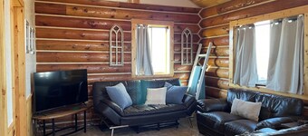 Cozy 1-bedroom cabin 1/2mile from Grangeville