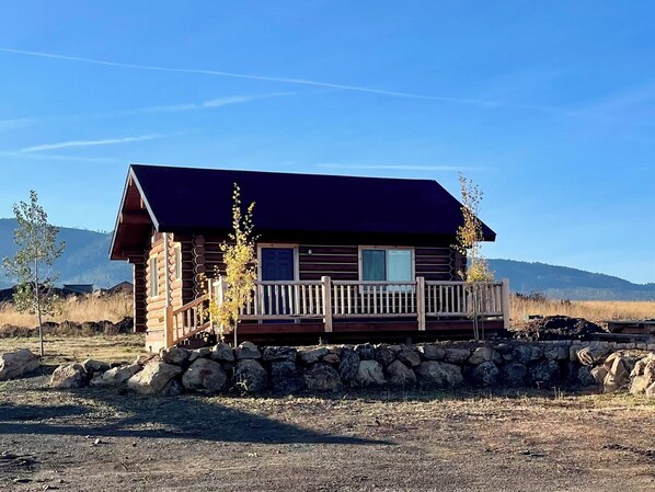 Exterior - Cozy 1-bedroom cabin 1/2mile from Grangeville (Grangeville)