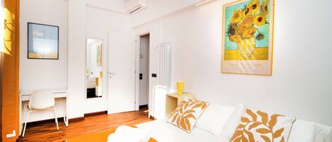 Bügeleisen/Bügelbrett, Internetzugang, Bettwäsche