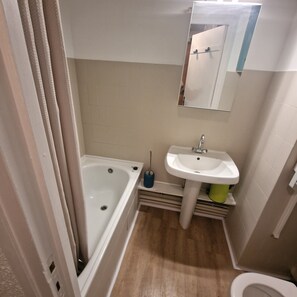 Hair dryer - Studio at the foot of the Superbesse slopes (Besse-et-Saint-Anastaise)