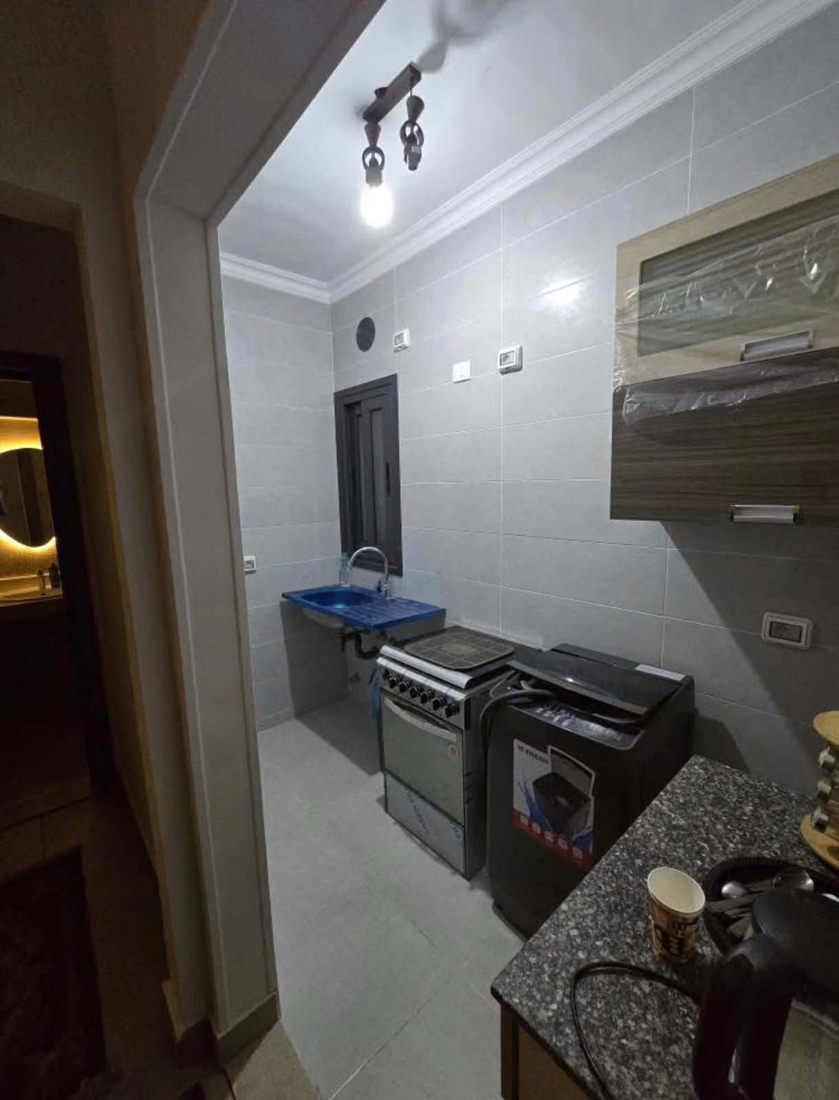 Superior House | Dapur peribadi | Peti sejuk/penyejuk beku saiz penuh, ketuhar gelombang mikro, ketuhar 