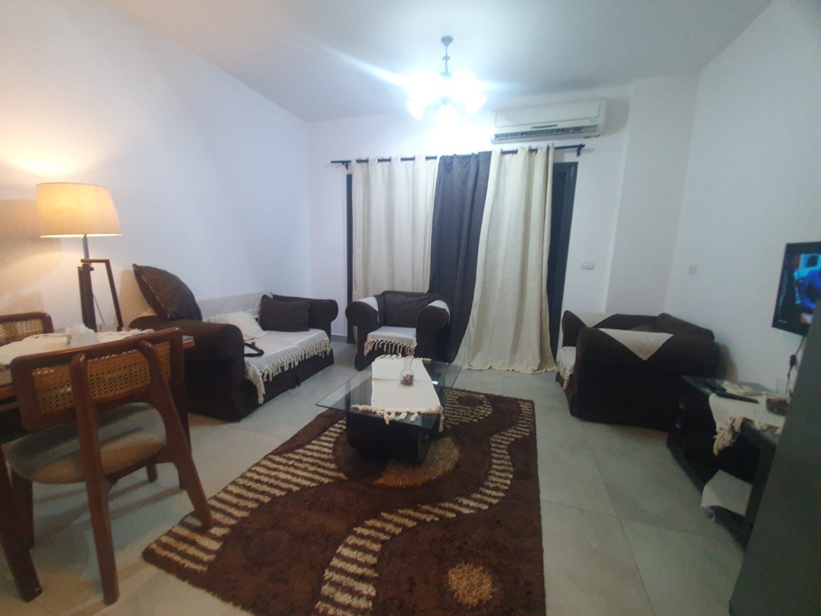 Superior House | Bahagian luar