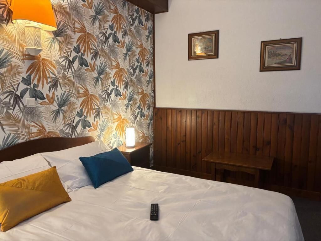 Quarto casal, vista para o rio | Ferros/tábuas de passar roupa, Wi-Fi de cortesia