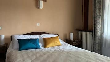 Double Room | Iron/ironing board, free WiFi