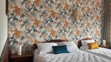 Iron/ironing board, free WiFi