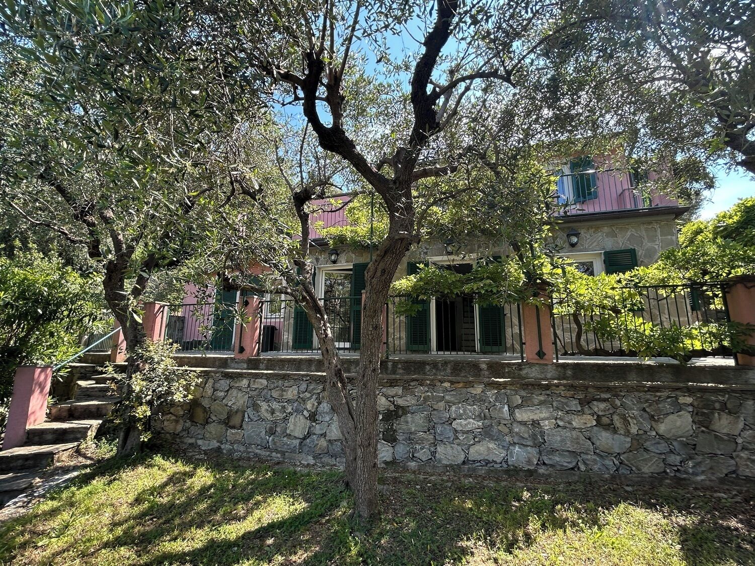 Esterni