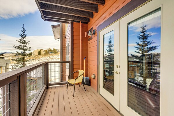 Property grounds - Granby Ranch Condo w/ Mtn-View: Trails & Hot-Tub! (Granby)