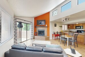 TV, fireplace - Mtn-View Condo w/ Resort Amenities in Tucson! (Tucson)