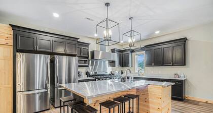 Bowling Alley! Expansive Group Getaway in Lewiston