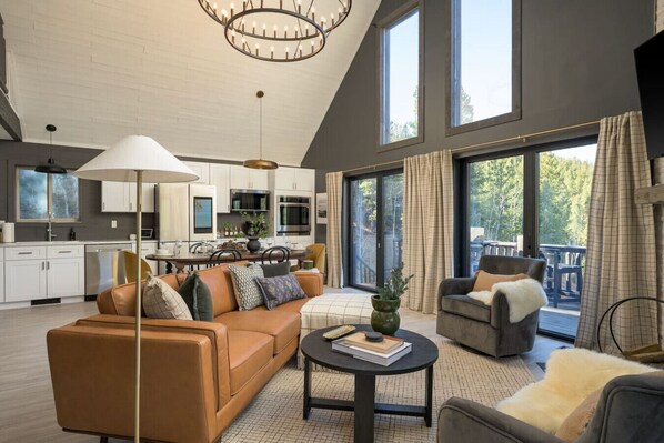 TV - Luxe Mtn Cabin | Hot Tub, Sauna, Stargazing Dome (Bailey)
