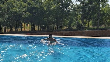 En sÀsongsöppen utomhuspool