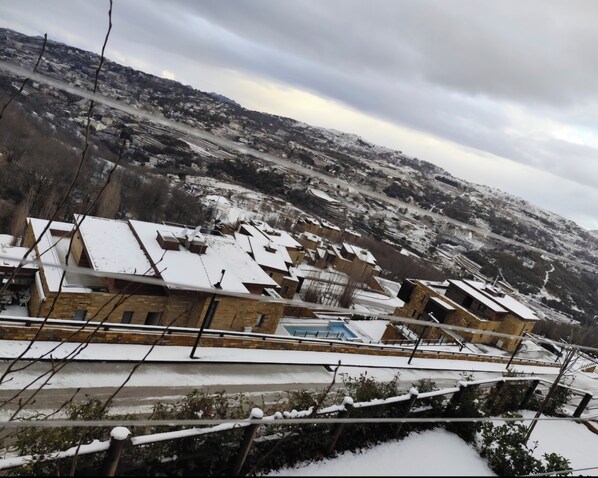 Exterior - Redrock 1 br chalet  faqra . Faraya (Bqaatouta)