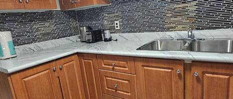 Mikrobølgeovn, ovn og kokeplater