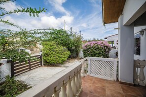 Terrace/patio - 3BR Peaceful Aruba Stay • Near Mangel Halto Beach (Savaneta)