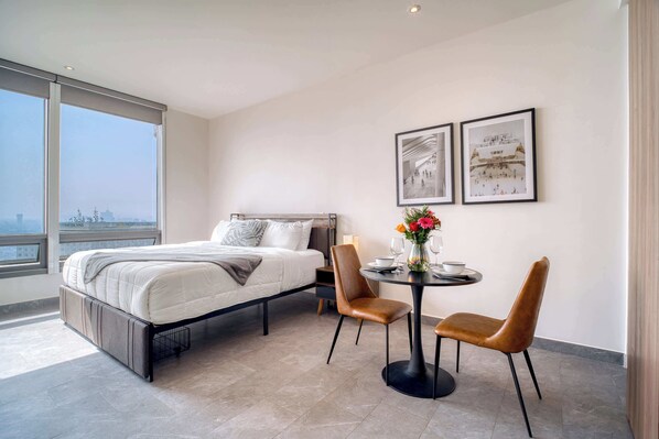 Iron/ironing board, travel crib, WiFi, bed sheets - Modern Studio in Reforma – Pool - Gym - Sauna (Ciudad de México)