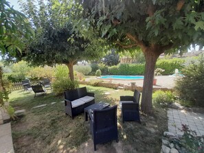 Terrace/patio - Vacation house with pool between Vaison and Ventoux (Entrechaux)