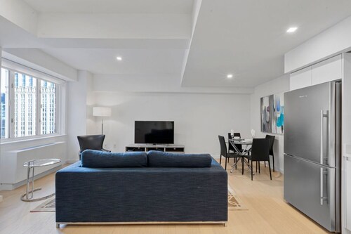 Stylish 1BR Condo w/ Fitness Room & BBQ Area – Rector Place