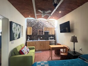 Bügeleisen/Bügelbrett, kostenloses WLAN, Bettwäsche