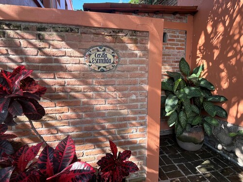 Casita Escondida - charming studio casita in central Ajijic