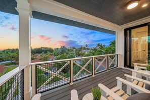 Terrace/patio - 2 Homes–2 Pools/Hot Tubs–Steps from Siesta Beach (Sarasota)
