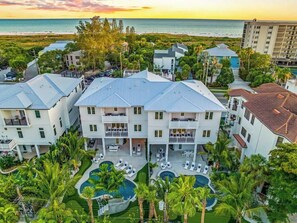Exterior - New-2 Homes–Pools–Slides–Mini Golf-Steps to Beach (Siesta Key)