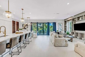 TV, video games, foosball, offices - New-Luxury Lido Estate-Pool-Rooftop-Steps to Beach (Sarasota)