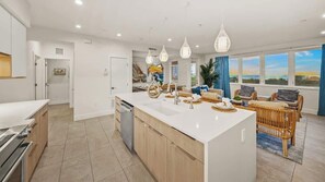 Fridge, microwave, oven, stovetop - New - Dual-home luxury, Rooftop Decks, Sleeps 32 (Siesta Key)