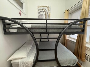 Room - 2-bedroom apartment in pleasant New York with AC for relaxing stays (New York)